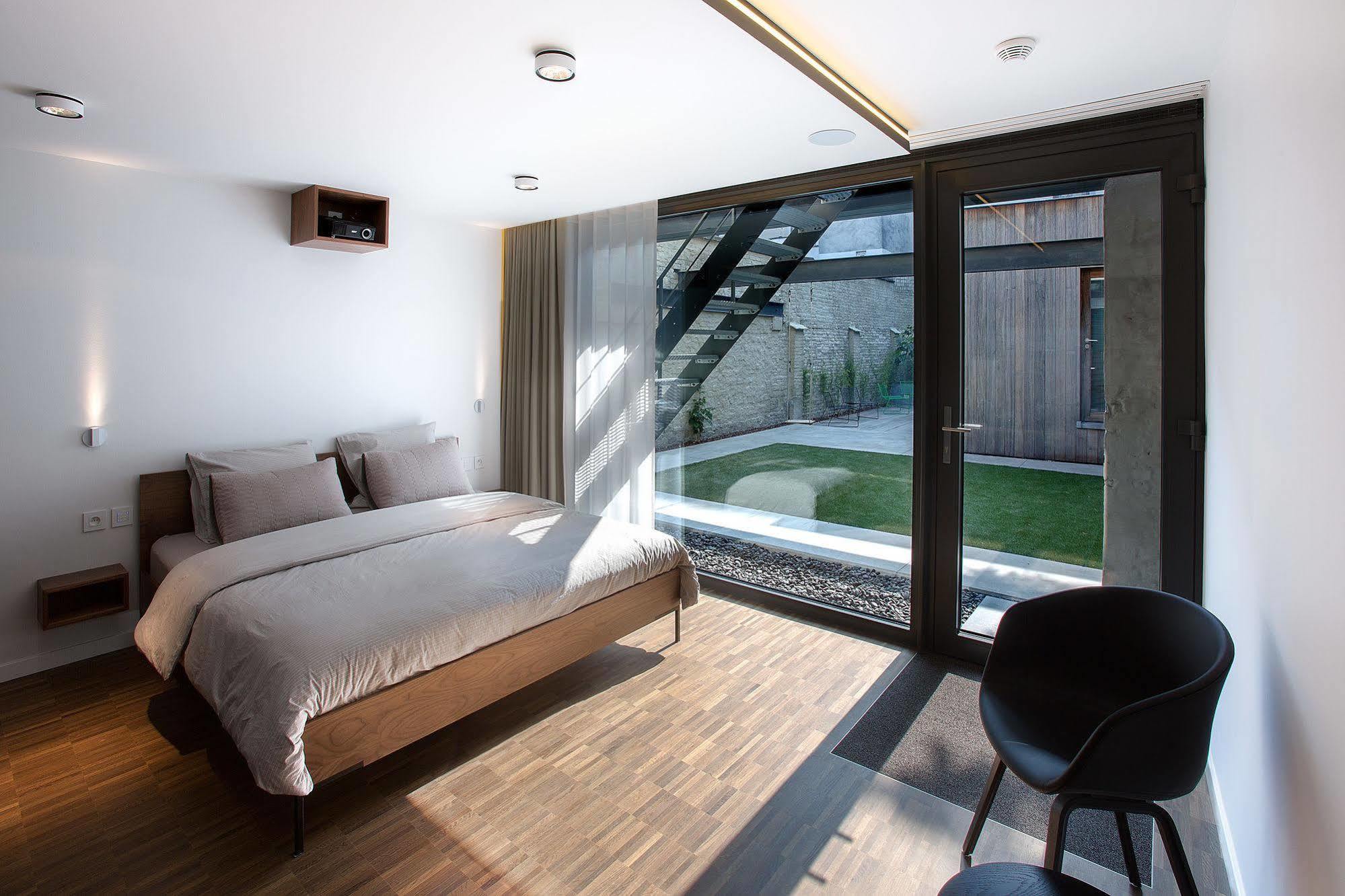 B&B Snooz Inn Гент Екстериор снимка
